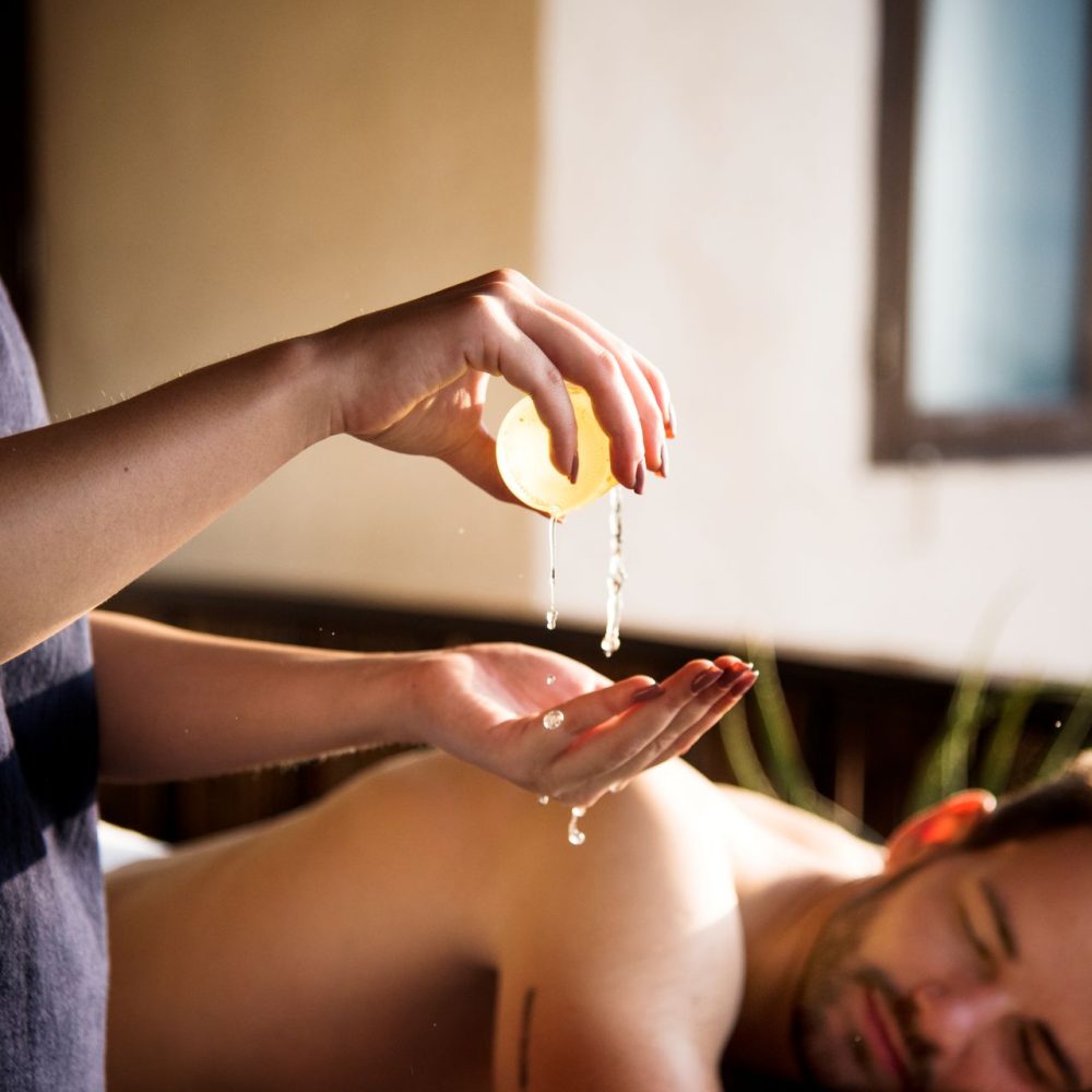 مساج الزيت الحار
